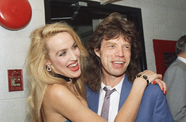 TIDLIGERE SUPERPAR: Jerry Hall og rockestjernen Mick Jagger ble sammen i 1977 og gikk fra hverandre i 1999. Foto: NTB scanpix TIDLIGERE SUPERPAR: Jerry Hall og rockestjernen Mick Jagger ble sammen i 1977 og gikk fra hverandre i 1999. Foto: NTB scanpix